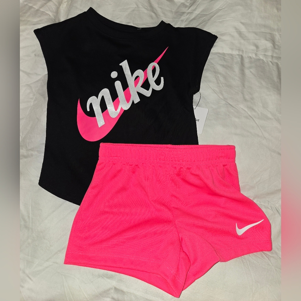 Nike Girl Athletic Outfit Size 6